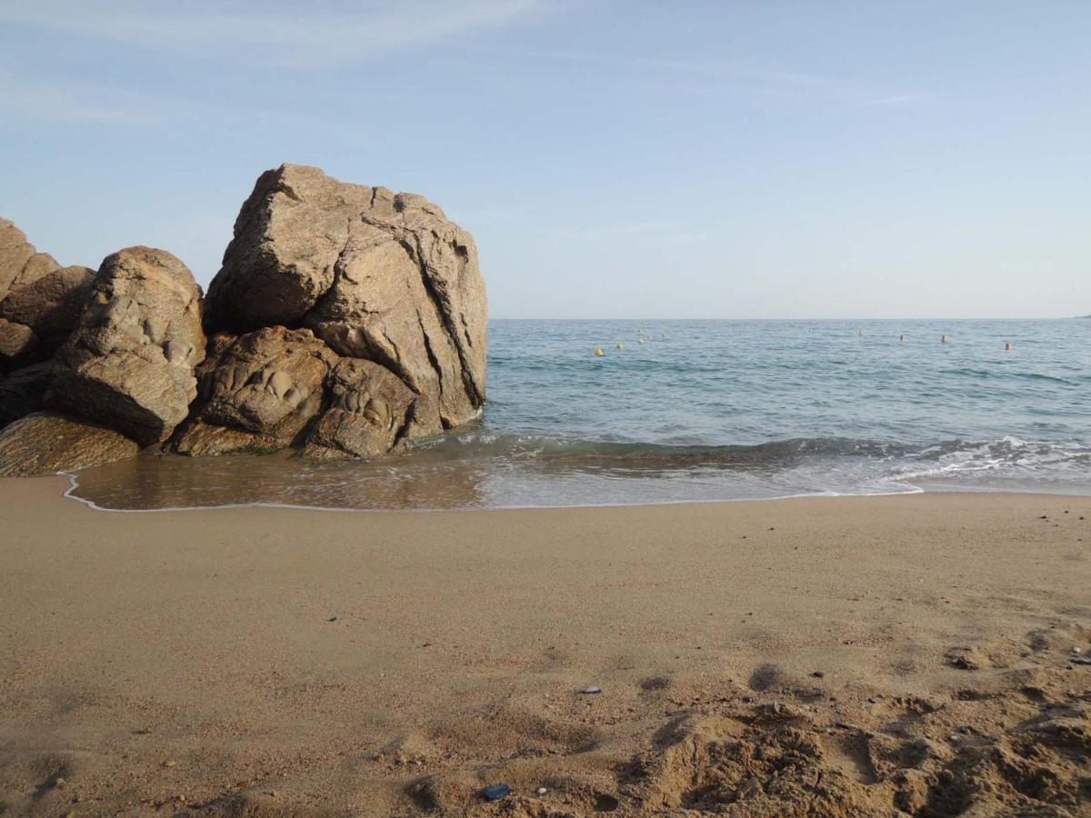 Luxury Family 2Br - Prime Location, Walk To Beach & Shopping, Sunny Balcony - Totolulu Cannes Hoche Exterior foto
