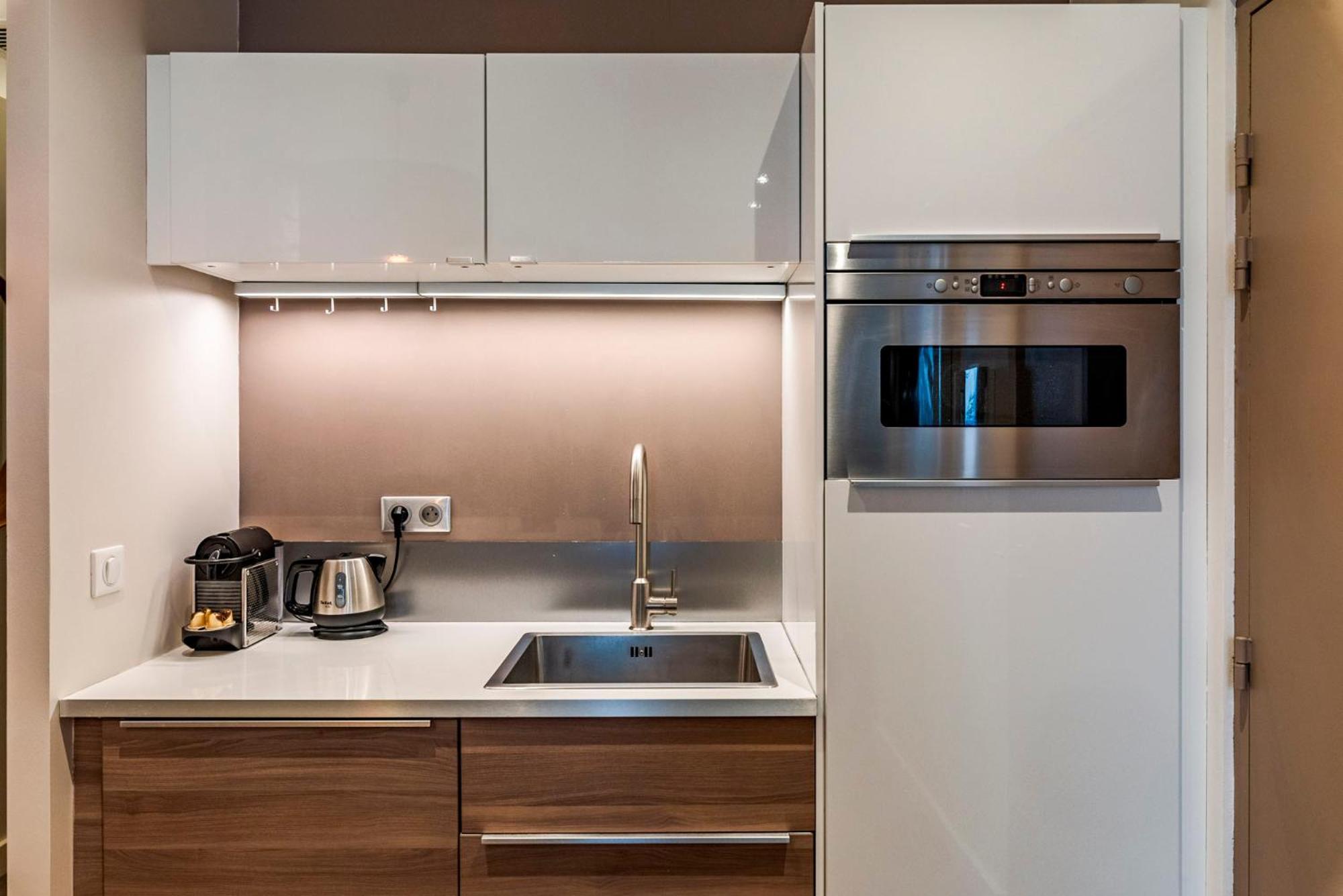Luxury Family 2Br - Prime Location, Walk To Beach & Shopping, Sunny Balcony - Totolulu Cannes Hoche Exterior foto