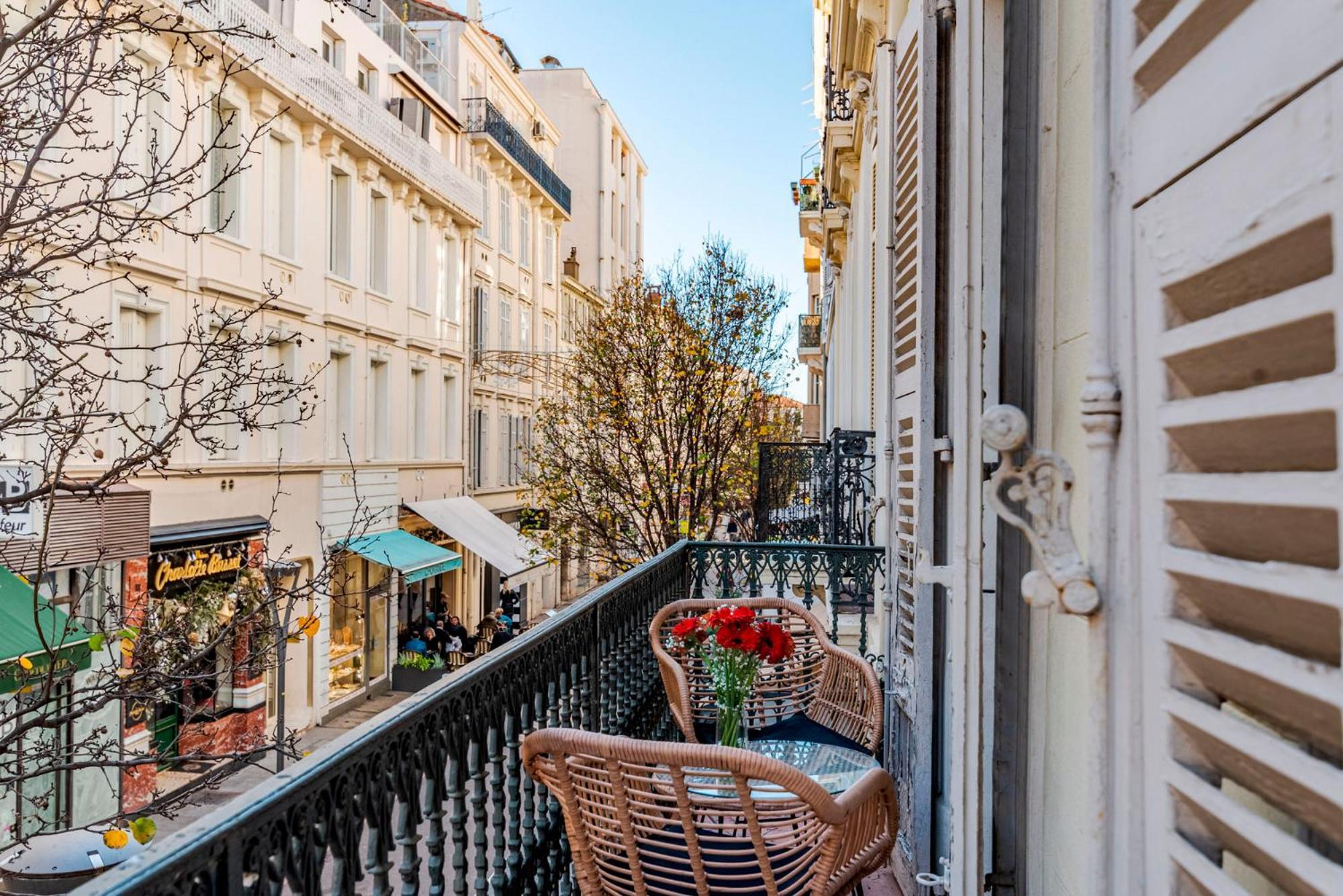 Luxury Family 2Br - Prime Location, Walk To Beach & Shopping, Sunny Balcony - Totolulu Cannes Hoche Exterior foto