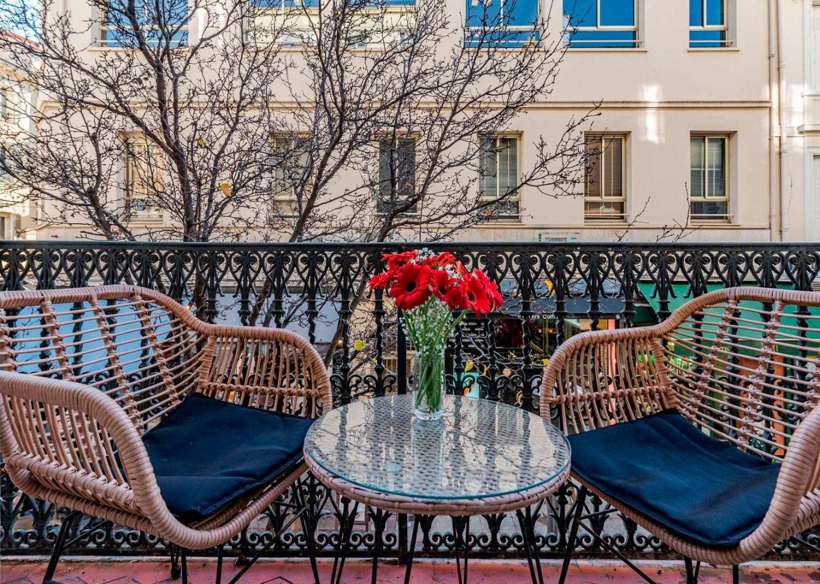 Luxury Family 2Br - Prime Location, Walk To Beach & Shopping, Sunny Balcony - Totolulu Cannes Hoche Exterior foto